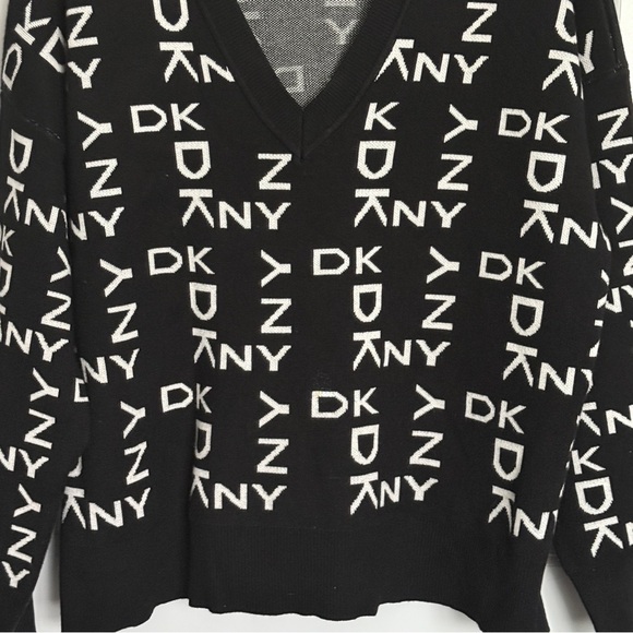DKNY Logo Sweater V-Neck Sweater in Black and White | Size L - Picture 2 of 9